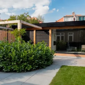 Douglas geisoleerd tuinhuis Amersfoort met pergola, vloer en glazen schuifwanden 720x430cm Nu Kopen