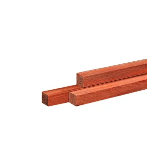 AZ Hardhouten paal fijnbezaagd, gepunt 6 x 6 x 150 cm. Speciale Aanbieding