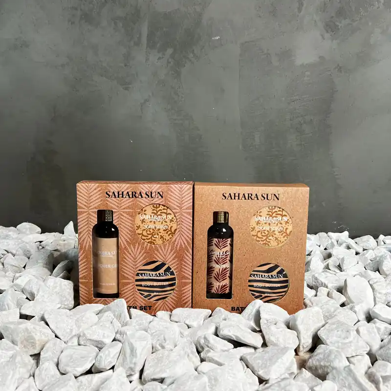 Korting Doos ? 8 stuks 3-delige badset (2 assorti)