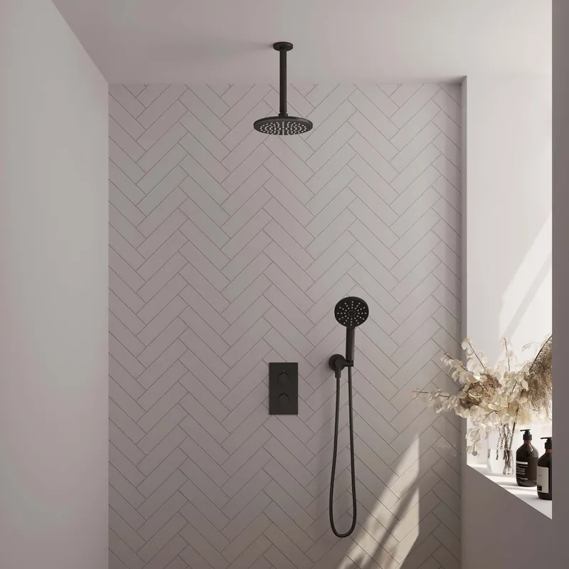 Shop Nu Brauer Black Carving Regendoucheset: Thermostatische Inbouwkraan met 3-Weg Omstel, Plafondarm, Douchekop 20cm, Wandhouder met Wateruitlaat, 3-Standen Handdouche & Doucheslang - Set 35 - Geribbeld Draaiknoppen - Mat Zwart