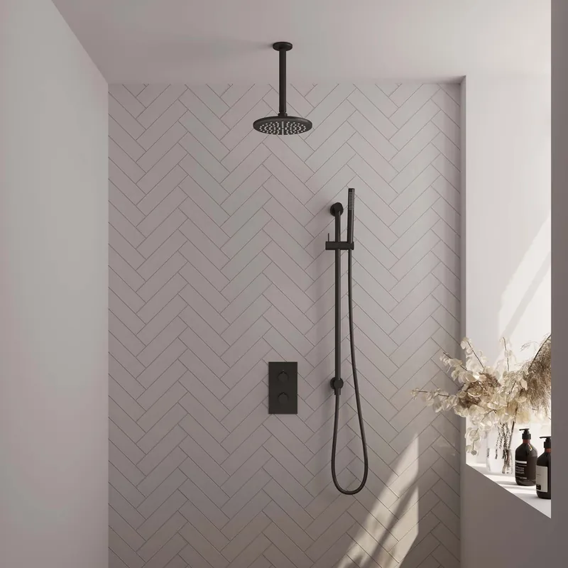 Brauer Black Carving Regendoucheset: Thermostatische Inbouwkraan met 3-Weg Omstel, Plafondarm, Douchekop 20cm, Glijstang met Wateruitlaat, Staafhanddouche & Doucheslang - Set 41 - Geribbeld Draaiknoppen - Mat Zwart Superprijs