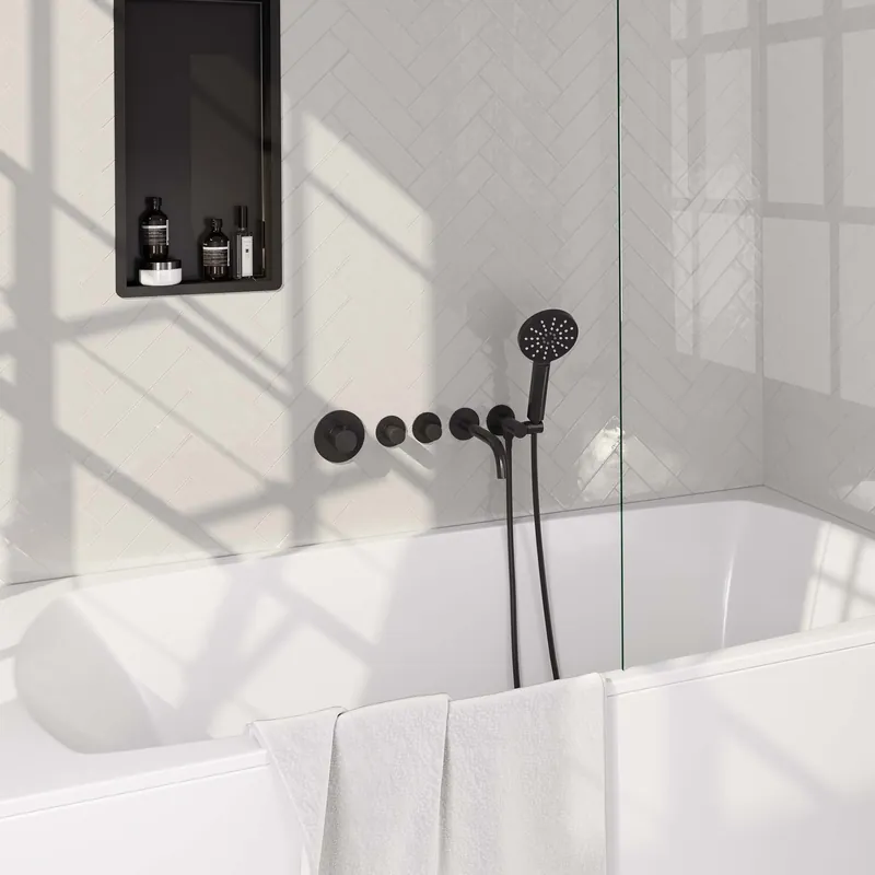 Tijdelijk Beschikbaar Brauer Black Carving Thermostatische Inbouw Badkraan met Omstel, Uitloop, Stopkranen, Wandhouder met Wateruitlaat, 3-Standen Handdouche & Doucheslang - Set 2 - Geribbeld Draaiknoppen - Mat Zwart