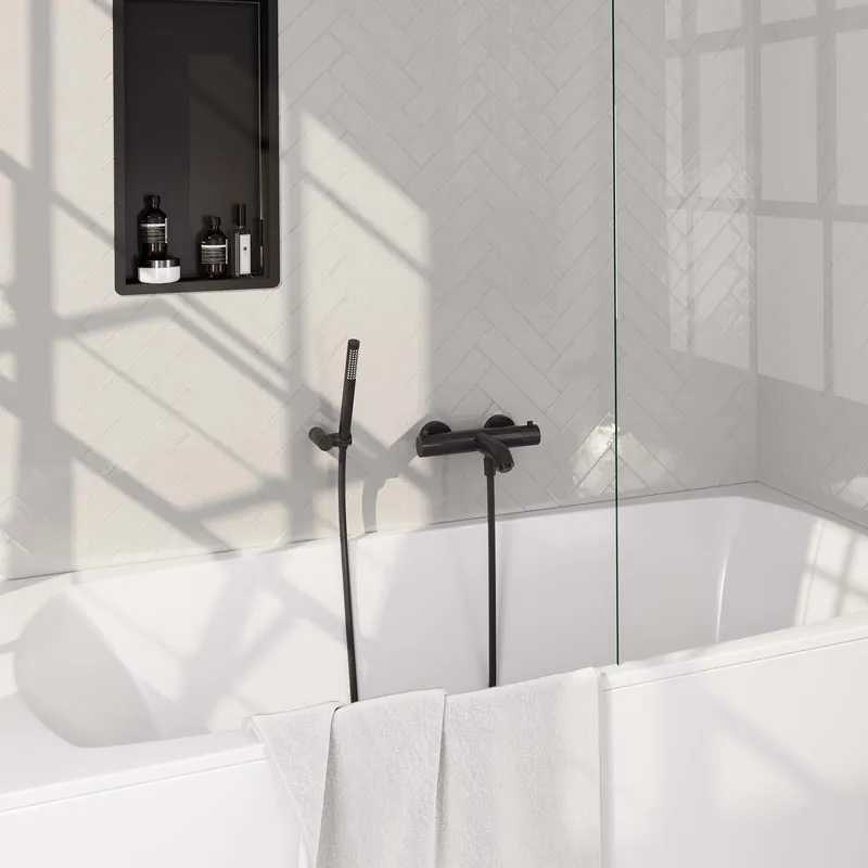 Brauer Black Carving Thermostatische Opbouw Badkraan met Omstel, Wandhouder, Staafhanddouche & Doucheslang - Set 3 - Geribbeld Draaiknoppen - Mat Zwart Dagaanbieding