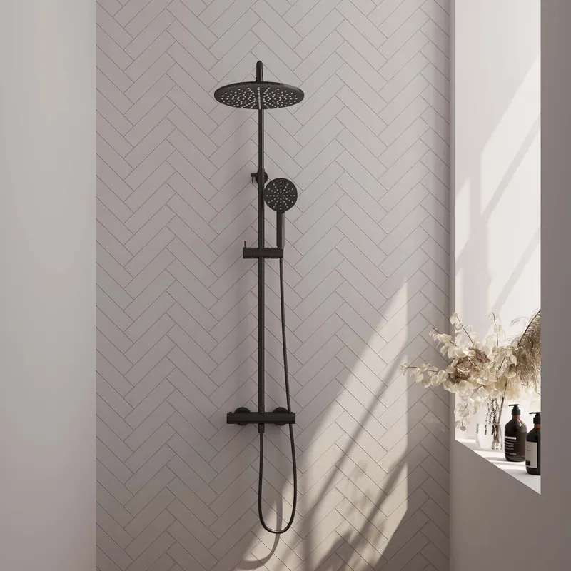 Tijdelijk Beschikbaar Brauer Black Editon Regendoucheset: Thermostatische Opbouwkraan met Omstel, Stijgbuis, Douchekop 30cm, 3-Standen Handdouche & Doucheslang - Set 4 - Draaiknoppen - Mat Zwart