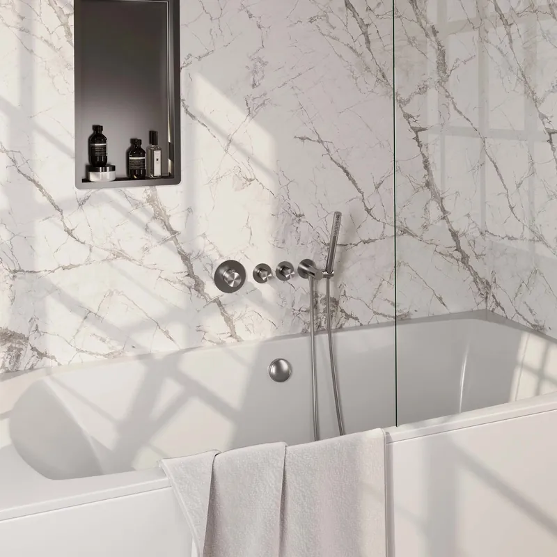 Fabrieksprijs Brauer Brushed Carving Thermostatische Inbouw Badkraan met Omstel, Badvulcombinatie, Stopkranen, Wandhouder met Wateruitlaat, Staafhanddouche & Doucheslang - Set 1 - Geribbeld Draaiknoppen - PVD - Geborsteld RVS