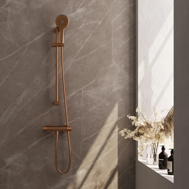Brauer Copper Carving Doucheset: Thermostatische Opbouwkraan met Glijstang, Staafhanddouche & Doucheslang - Set 2 - Geribbeld Draaiknoppen - PVD - Geborsteld Koper Fabrieksprijs