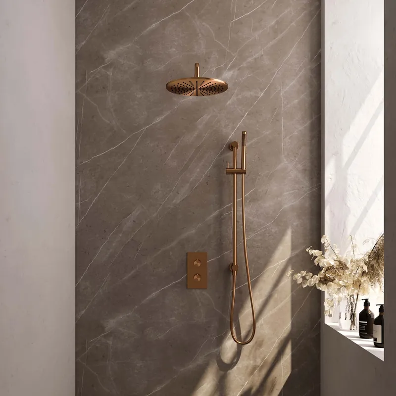 Brauer Copper Carving Regendoucheset: Thermostatische Inbouwkraan met 3-Weg Omstel, Gebogen Wandarm, Douchekop 30cm, Glijstang met Wateruitlaat, Staafhanddouche & Doucheslang - Set 40 - Geribbeld Draaiknoppen - PVD - Geborsteld Koper Speciale Aanbieding