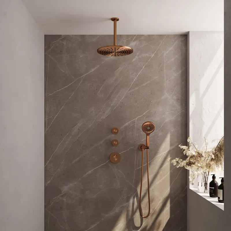Laatste Kans Brauer Copper Editon Regendoucheset: Thermostatische Inbouwkraan met Stopkranen, Plafondarm, Douchekop 30cm, Wandhouder met Wateruitlaat, 3-Standen Handdouche & Doucheslang - Set 12 - Draaiknoppen - PVD - Geborsteld Koper