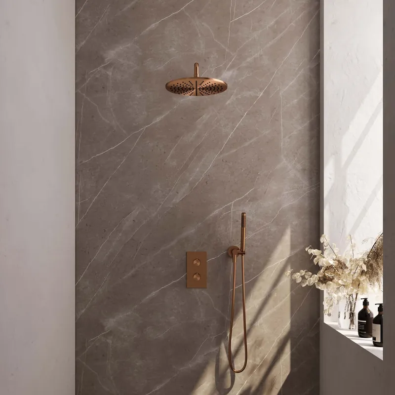 Flitsaanbieding Brauer Copper Editon Regendoucheset: Thermostatische Inbouwkraan met 3-Weg Omstel, Gebogen Wandarm, Douchekop 30cm, Wandhouder met Wateruitlaat, Staafhanddouche & Doucheslang - Set 28 - Draaiknoppen - PVD - Geborsteld Koper