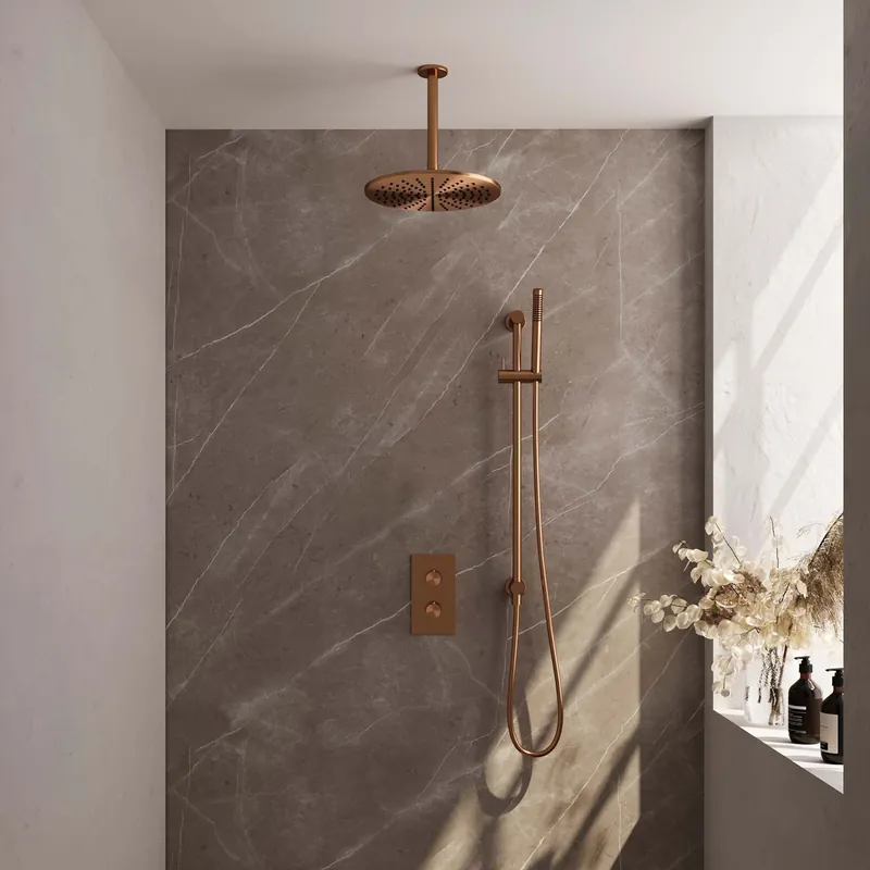 Brauer Copper Editon Regendoucheset: Thermostatische Inbouwkraan met 3-Weg Omstel, Plafondarm, Douchekop 30cm, Glijstang met Wateruitlaat, Staafhanddouche & Doucheslang - Set 42 - Draaiknoppen - PVD - Geborsteld Koper Superprijs