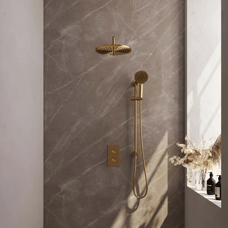 Brauer Gold Carving Regendoucheset: Thermostatische Inbouwkraan met 3-Weg Omstel, Gebogen Wandarm, Douchekop 30cm, Glijstang met Wateruitlaat, 3-Standen Handdouche & Doucheslang - Set 46 - Geribbeld Draaiknoppen - PVD - Geborsteld Goud Rechtstreeks Van De Fabrikant