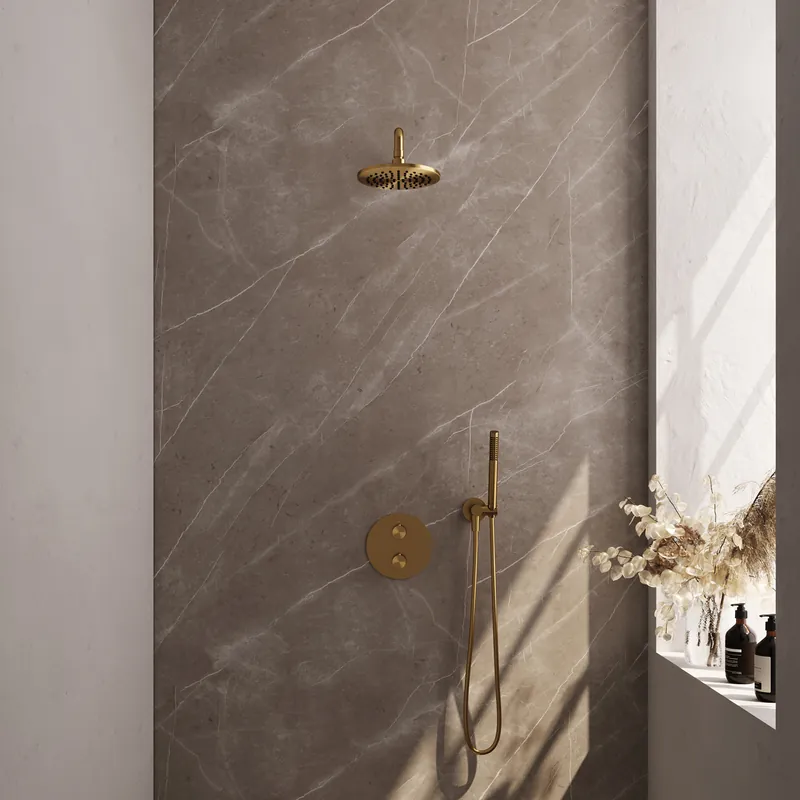 Brauer Gold Carving Regendoucheset: Thermostatische Inbouwkraan met 3-Weg Omstel, Gebogen Wandarm, Douchekop 20cm, Wandaansluitbocht, Staafhanddouche & Doucheslang - Set 75 - Draaiknoppen - Geborsteld Goud Gecertificeerd