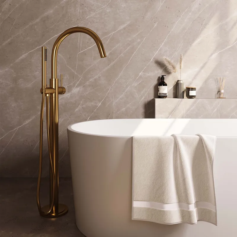 Brauer Gold Carving Vrijstaande Badkraan met Staafhanddouche & Doucheslang - Set 1 - Geribbeld Hendel - PVD - PVD - Geborsteld Goud Betrouwbaar