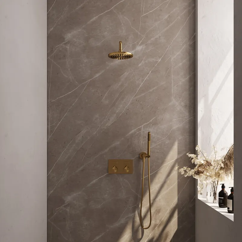 Must-Have Brauer Gold Editon Regendoucheset: Thermostatische Inbouwkraan met Drukknoppen, Gebogen Wandarm, Douchekop 20cm, Wandhouder met Wateruitlaat, Staafhanddouche & Doucheslang - Set 51 - Draaiknoppen - PVD - Geborsteld Goud