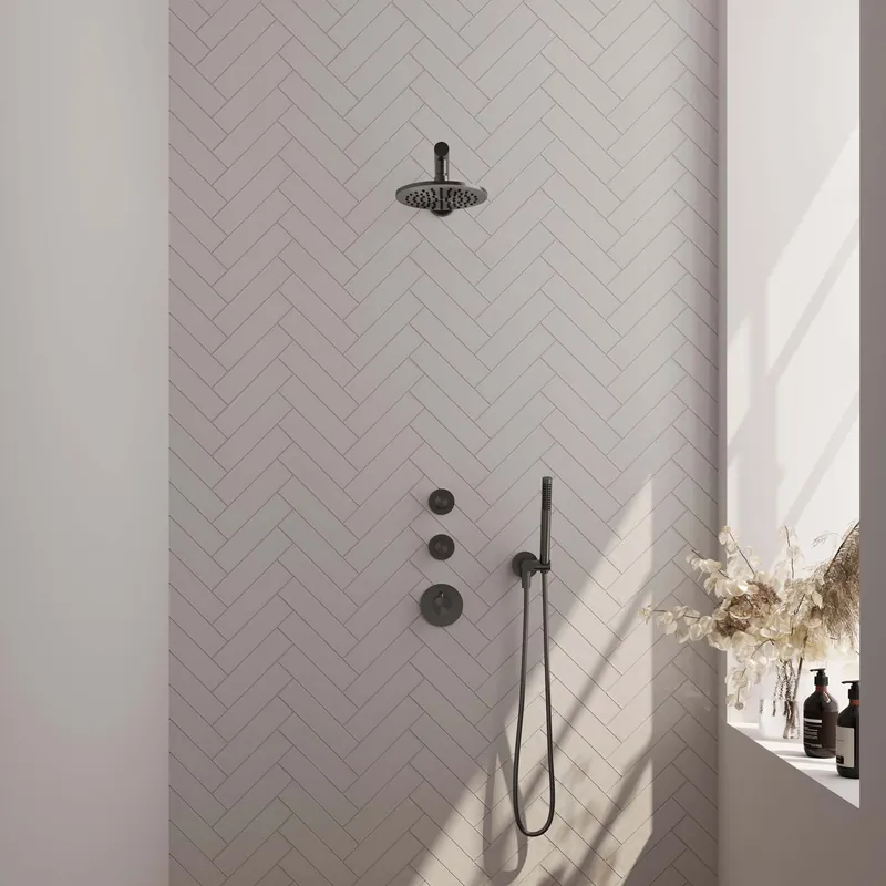 Rechtstreeks Van De Fabrikant Brauer Gunmetal Carving Regendoucheset: Thermostatische Inbouwkraan met Stopkranen, Rechte Wandarm, Douchekop 20cm, Wandhouder met Wateruitlaat, Staafhanddouche & Doucheslang - Set 1 - Geribbeld Draaiknoppen - PVD - Geborsteld Gunmetal