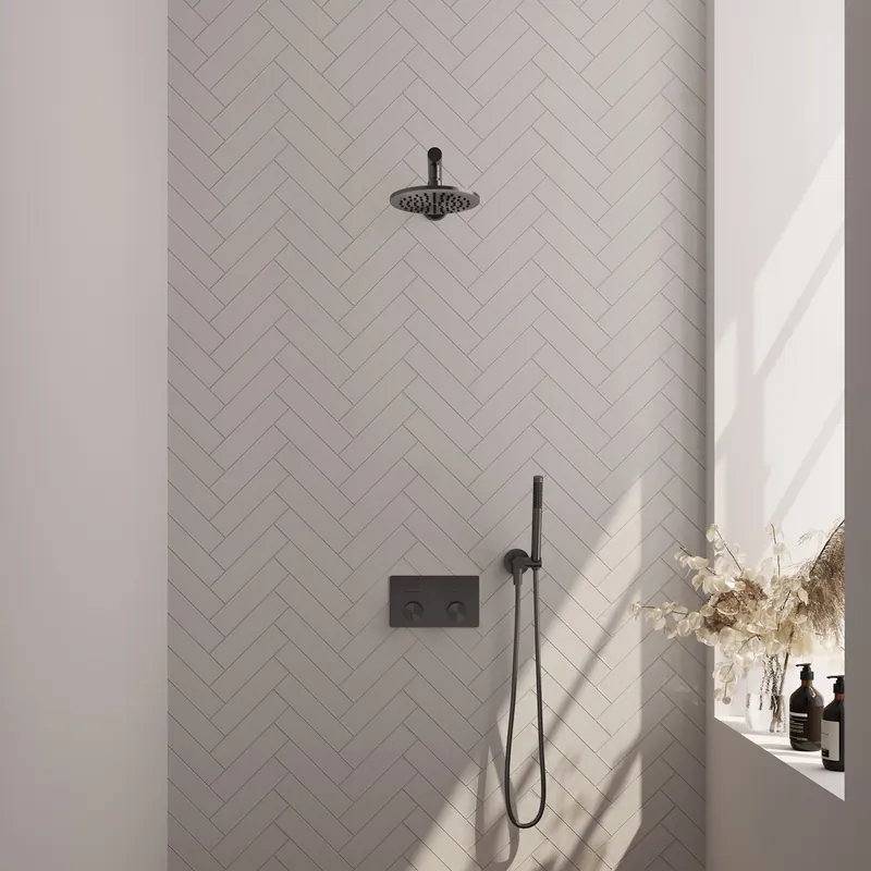 Brauer Gunmetal Carving Regendoucheset: Thermostatische Inbouwkraan met Drukknoppen, Rechte Wandarm, Douchekop 20cm, Wandhouder met Wateruitlaat, Staafhanddouche & Doucheslang - Set 49 - Geribbeld Draaiknoppen - PVD - Geborsteld Gunmetal Gratis Retour