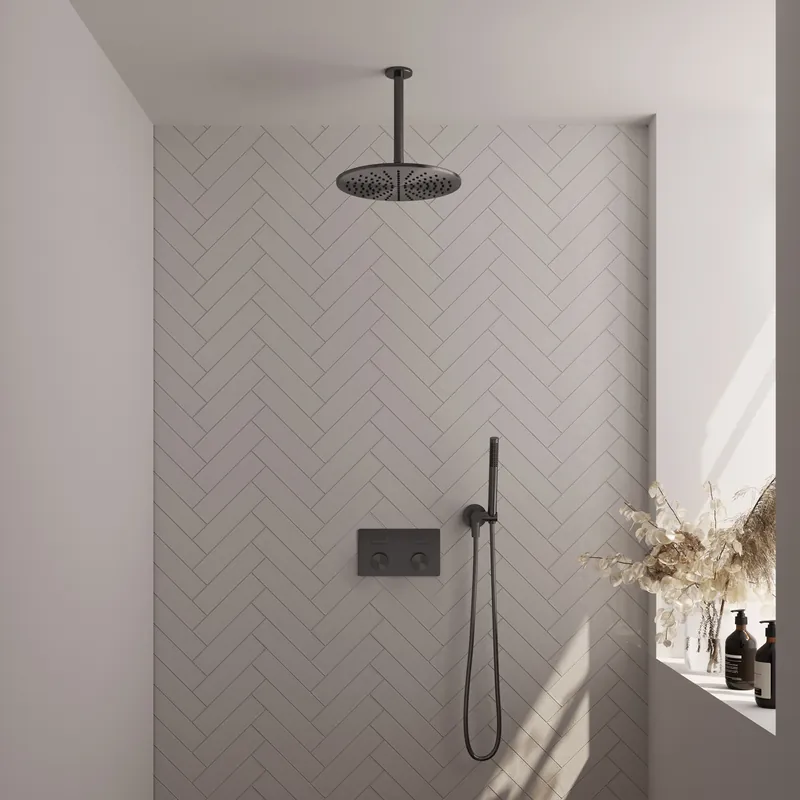 Brauer Gunmetal Carving Regendoucheset: Thermostatische Inbouwkraan met Drukknoppen, Plafondarm, Douchekop 30cm, Wandhouder met Wateruitlaat, Staafhanddouche & Doucheslang - Set 54 - Geribbeld Draaiknoppen - PVD - Geborsteld Gunmetal Betrouwbaar