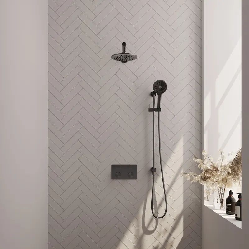 Gereduceerde Prijs Brauer Gunmetal Carving Regendoucheset: Thermostatische Inbouwkraan met Drukknoppen, Rechte Wandarm, Douchekop 20cm, Glijstang met Wateruitlaat, 3-Standen Handdouche & Doucheslang - Set 67 - Geribbeld Draaiknoppen - PVD - Geborsteld Gunmetal