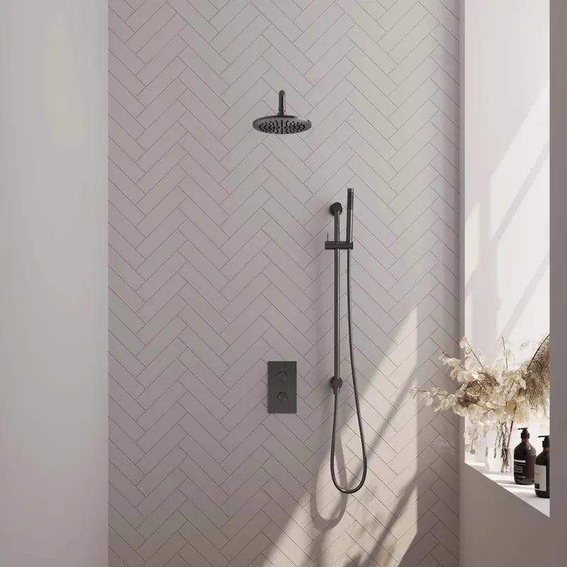 Nu Kopen Brauer Gunmetal Editon Regendoucheset: Thermostatische Inbouwkraan met 3-Weg Omstel, Gebogen Wandarm, Douchekop 20cm, Glijstang met Wateruitlaat, Staafhanddouche & Doucheslang - Set 39 - Draaiknoppen - PVD - Geborsteld Gunmetal
