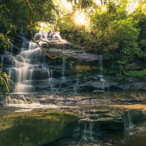 Komar Stefan Hefele; Komar Wanderlust Fotobehang Golden Falls - SHX9-131 Voordeelprijs